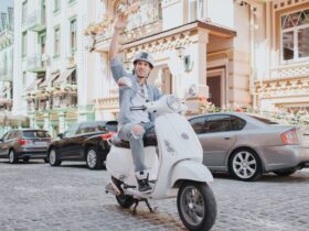 agenzia di noleggio auto e scooter