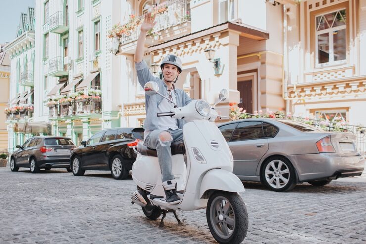 agenzia di noleggio auto e scooter